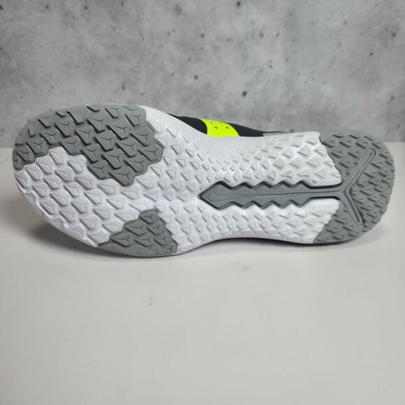 Nike FS Lite Trainer 3 Mens Training Shoes Size 9.5 Gray/Volt Mesh Lightweight - Picture 9 of 9